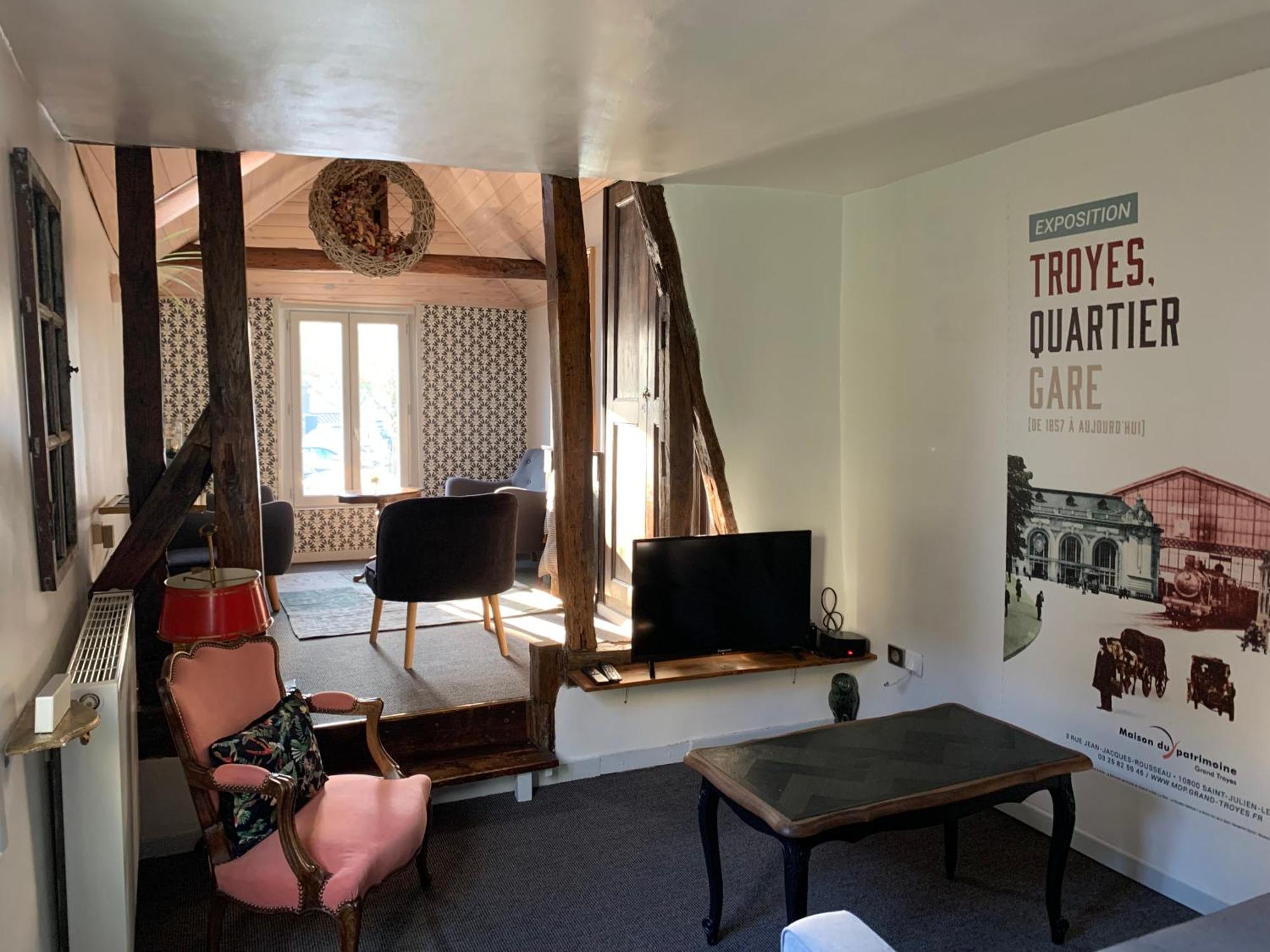 Duplex La Maisonnette 1 Chambre - Parking Gratuit Troyes Exterior photo
